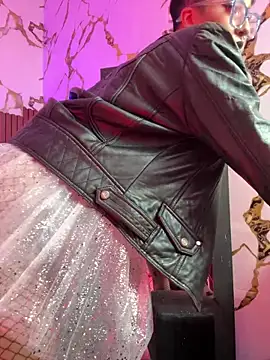 Snapshot of Rebeka-baker chatting on October 4, 2025, 12:14 pm Rebeka-baker online show from October 4, 2025, 12:14 pm