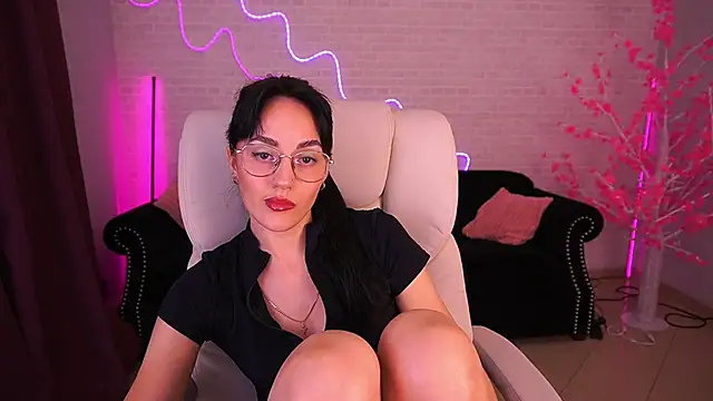 EviLune online show from January 7, 2026, 9:17 pm