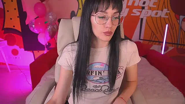 Snapshot of EviLune chatting on February 20, 2026, 9:15 pm EviLune online show from February 20, 2026, 9:15 pm