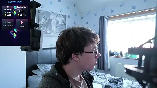 luciferdaroyale online show from October 31, 2025, 2:29 pm