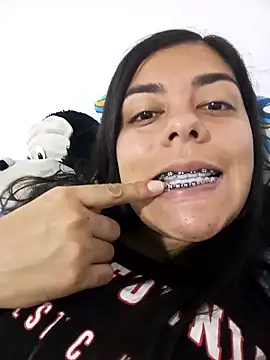 SharonDustLove online show from December 4, 2025, 1:15 am