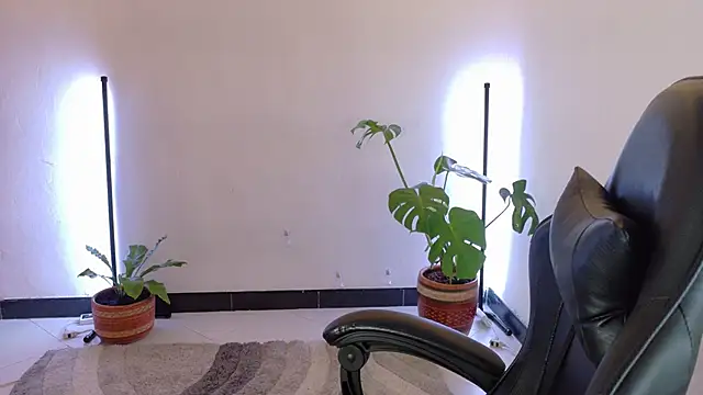 Sarasavage online show from March 31, 2026, 11:54 am