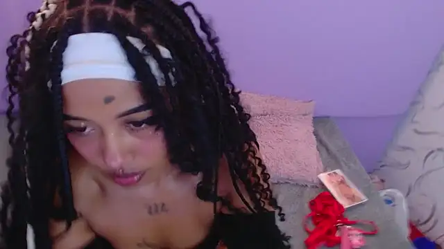 Snapshot of SachaBratz chatting on September 18, 2025, 12:18 pm SachaBratz online show from September 18, 2025, 12:18 pm