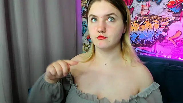 Julia Jips online show from September 29, 2025, 12:05 am