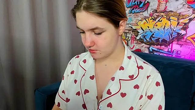 Julia Jips online show from September 30, 2025, 12:04 am