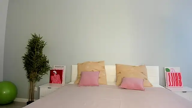 roxxxy 10 online show from September 30, 2025, 2:05 am