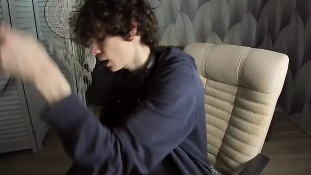 Edvard Blare online show from September 14, 2025, 5:34 pm