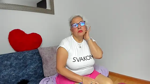 marilyn70 online show from February 19, 2026, 9:55 pm