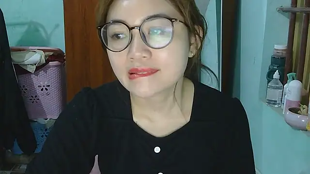 Uhem112 online show from November 1, 2025, 1:29 am