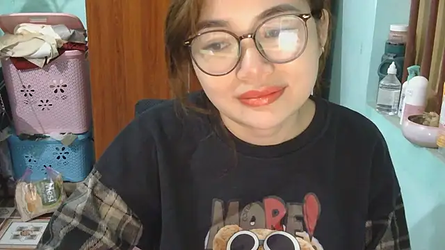 Uhem112 online show from November 2, 2025, 2:41 pm