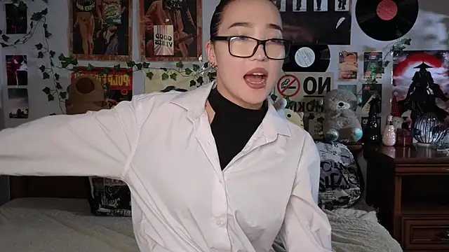 Snapshot of OdetteBiddy chatting on November 7, 2025, 8:20 pm OdetteBiddy online show from November 7, 2025, 8:20 pm