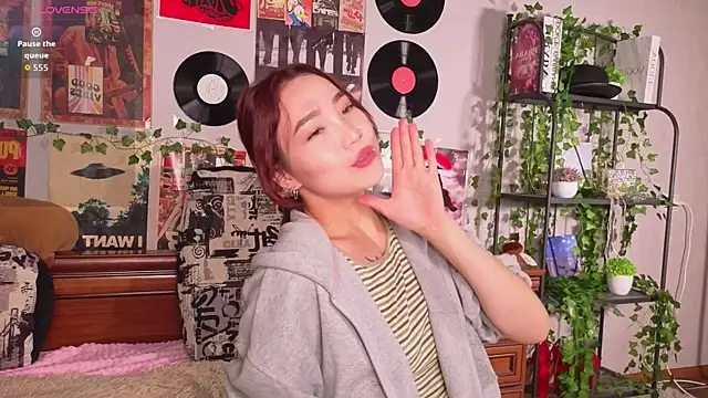 Snapshot of OdetteBiddy chatting on November 12, 2025, 8:30 pm OdetteBiddy online show from November 12, 2025, 8:30 pm