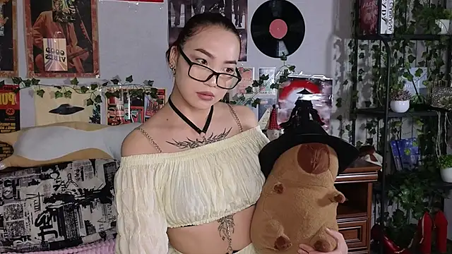 Snapshot of OdetteBiddy chatting on November 13, 2025, 8:08 pm OdetteBiddy online show from November 13, 2025, 8:08 pm