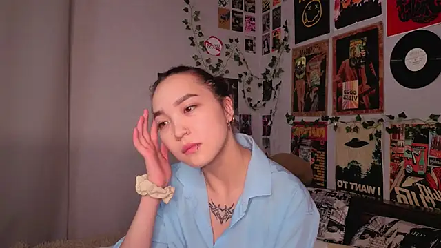 Snapshot of OdetteBiddy chatting on November 22, 2025, 9:14 pm OdetteBiddy online show from November 22, 2025, 9:14 pm