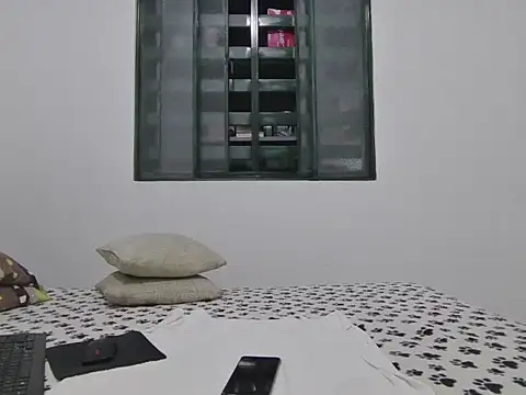 skinnylatino51 online show from September 28, 2025, 1:11 am