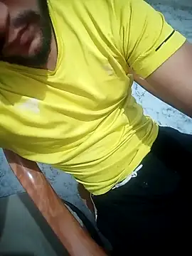 Kartikkartik8595 online show from November 18, 2025, 6:56 pm