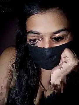 umairahaasan 1 online show from November 1, 2025, 10:50 am