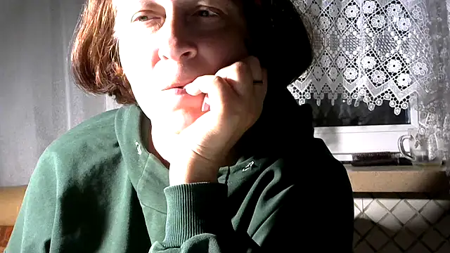 LedyVenera online show from September 17, 2025, 11:39 pm