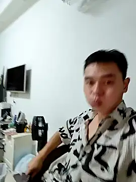 defgghj online show from September 28, 2025, 2:44 pm