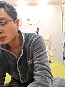 defgghj online show from October 30, 2025, 4:08 pm