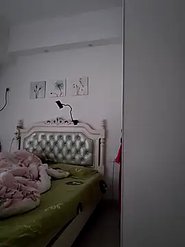 defgghj online show from November 4, 2025, 12:54 am