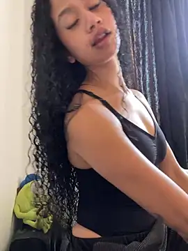 jadee8 online show from February 9, 2026, 3:38 pm