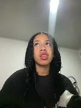 jadee8 online show from March 22, 2026, 2:37 am