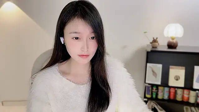 Snapshot of Onechestnut chatting on January 6, 2026, 12:42 pm Onechestnut online show from January 6, 2026, 12:42 pm