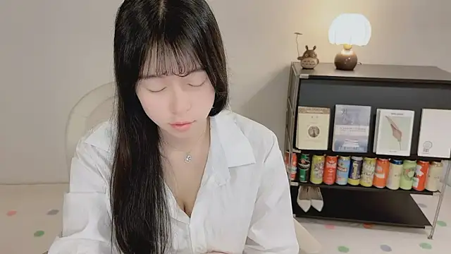 Onechestnut online show from May 21, 2026, 5:25 am