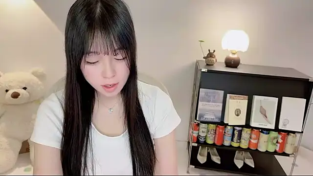 Snapshot of Onechestnut chatting on June 17, 2026, 3:42 am Onechestnut online show from June 17, 2026, 3:42 am