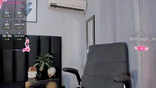 Snapshot of BarbieGirl_xx chatting on November 15, 2025, 4:54 am BarbieGirl xx online show from November 15, 2025, 4:54 am