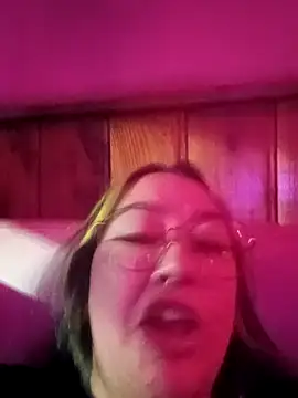 Snapshot of Dulcedeanis chatting on February 9, 2026, 2:04 am Dulcedeanis online show from February 9, 2026, 2:04 am