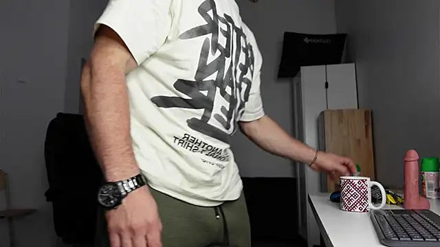 Snapshot of Stewart_Barnz chatting on October 25, 2025, 12:56 pm Stewart Barnz online show from October 25, 2025, 12:56 pm