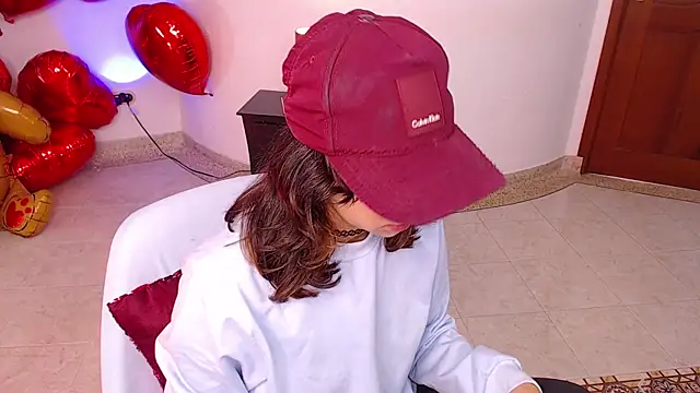 Snapshot of miascarlet_16 chatting on October 7, 2025, 2:47 pm miascarlet 16 online show from October 7, 2025, 2:47 pm