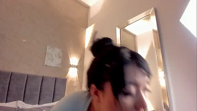 Lunaa bellaa online show from January 12, 2026, 7:41 pm