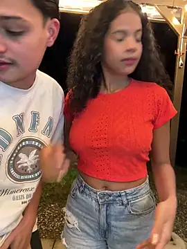 Snapshot of Rose-andres chatting on September 26, 2025, 11:42 pm Rose-andres online show from September 26, 2025, 11:42 pm