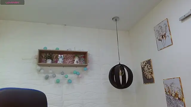 tulunaroja online show from October 3, 2025, 7:44 pm