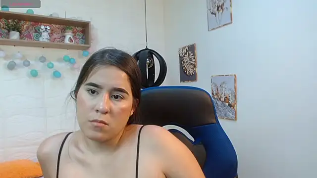 tulunaroja online show from October 10, 2025, 8:52 pm