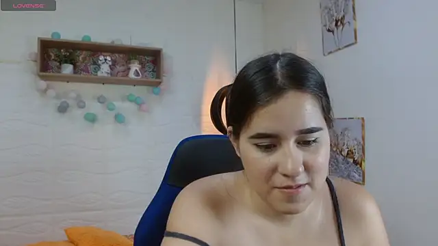 tulunaroja online show from October 24, 2025, 7:54 pm