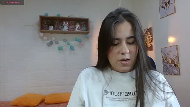 tulunaroja online show from November 7, 2025, 7:25 pm