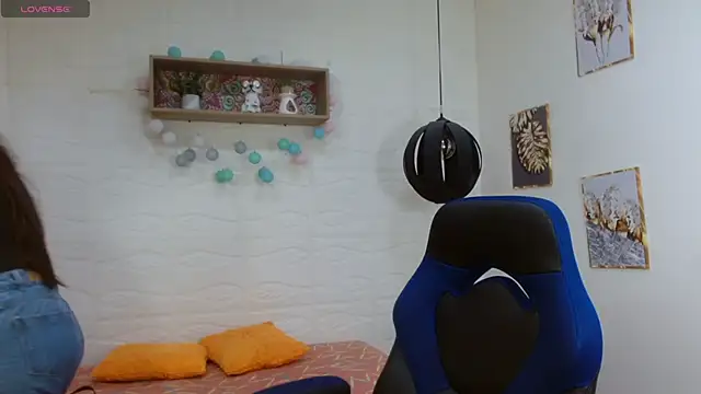 tulunaroja online show from November 11, 2025, 7:25 pm