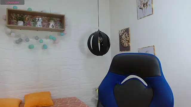 tulunaroja online show from November 12, 2025, 7:24 pm