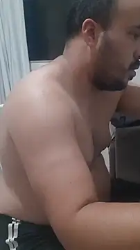 Snapshot of Urso_Nerd chatting on October 28, 2025, 3:32 am Urso Nerd online show from October 28, 2025, 3:32 am