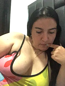 Snapshot of sweetdulcexxx chatting on October 19, 2025, 8:09 pm sweetdulcexxx online show from October 19, 2025, 8:09 pm