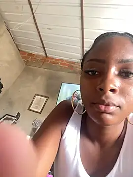 britanyxxs online show from December 1, 2025, 1:49 pm