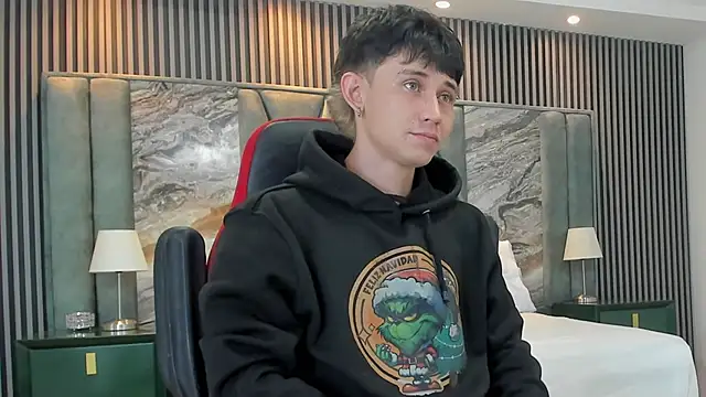 Michael blue online show from October 12, 2025, 12:04 pm