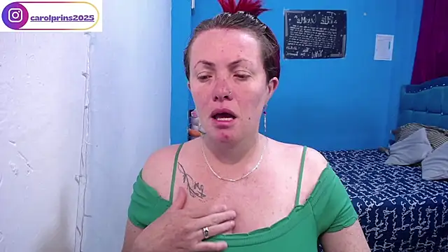 carolinhe  online show from March 22, 2026, 2:42 pm