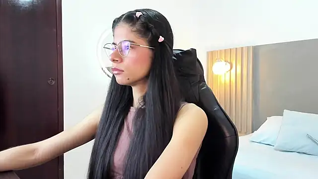 carlina 15 online show from September 11, 2025, 12:16 pm