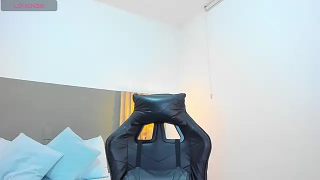 carlina 15 online show from September 17, 2025, 12:18 pm