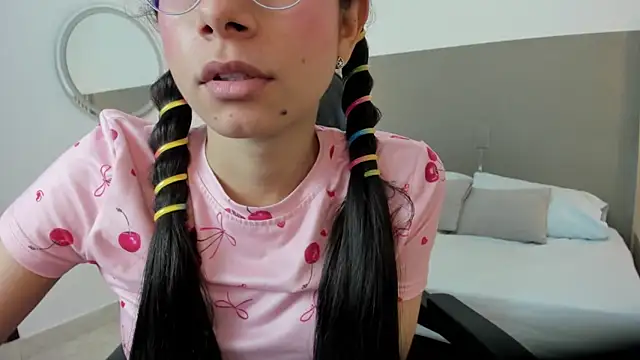 carlina 15 online show from October 24, 2025, 2:24 pm